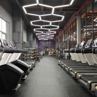 좋은 가격 체육관 적합성 실 고무 바닥은 빨간 흑색 컬러 OEM ODM을 타일로 덮습니다 온라인