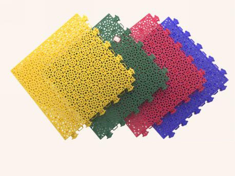 좋은 가격 고충격 폴리프로필렌 코폴리머 PP 타일 스포츠 바닥 야외 실내 코트 혜택 온라인