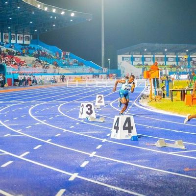 좋은 가격 IAAF 증명된 운동 운영은 13 밀리미터가 매우 시스템을 퍼붓는 것을 추적합니다 온라인