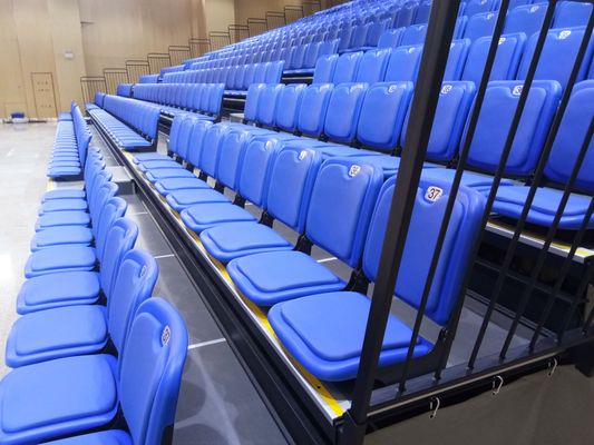 200~500명 수용할 수 있는 은색 수리용 비치 좌석